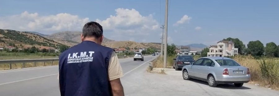 “Çlirimi” i akseve kombëtare/ Korçë, nis aksioni për heqjen e objekteve pranë rrugëve