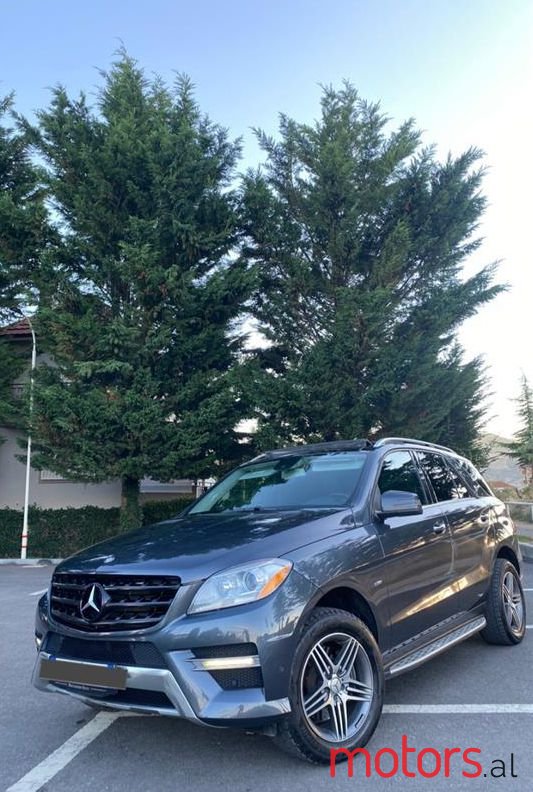 2012' Mercedes-Benz 350 photo #1