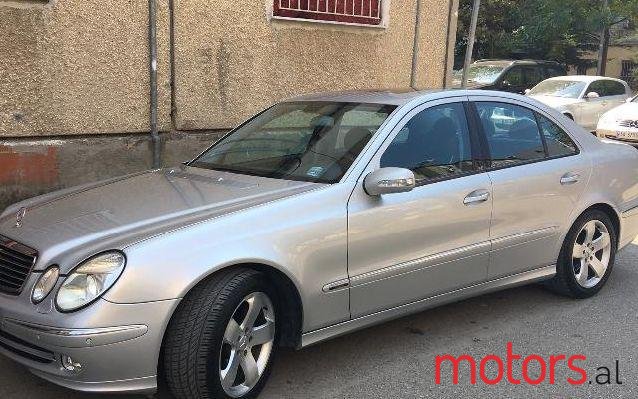 2004' Mercedes-Benz E-Class photo #1