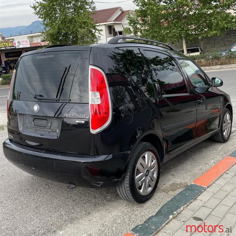 2007' Skoda Roomster photo #2