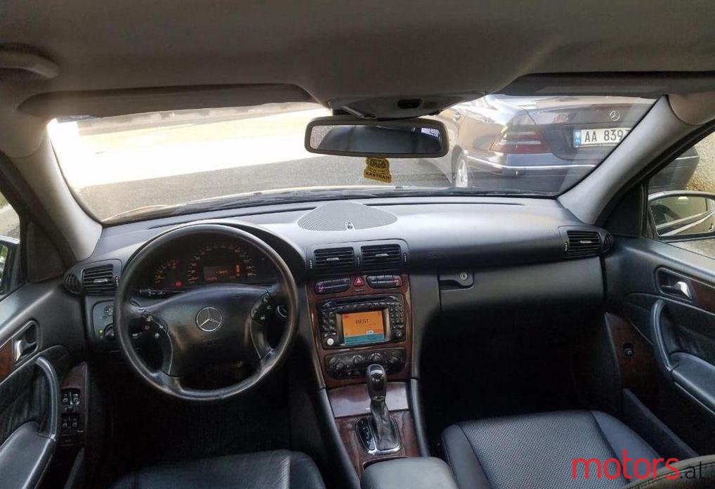 2001' Mercedes-Benz C 200 photo #2