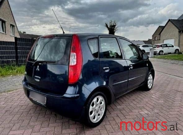 2008' Mitsubishi Colt photo #5