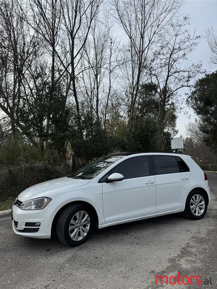 2016' Volkswagen Golf photo #2
