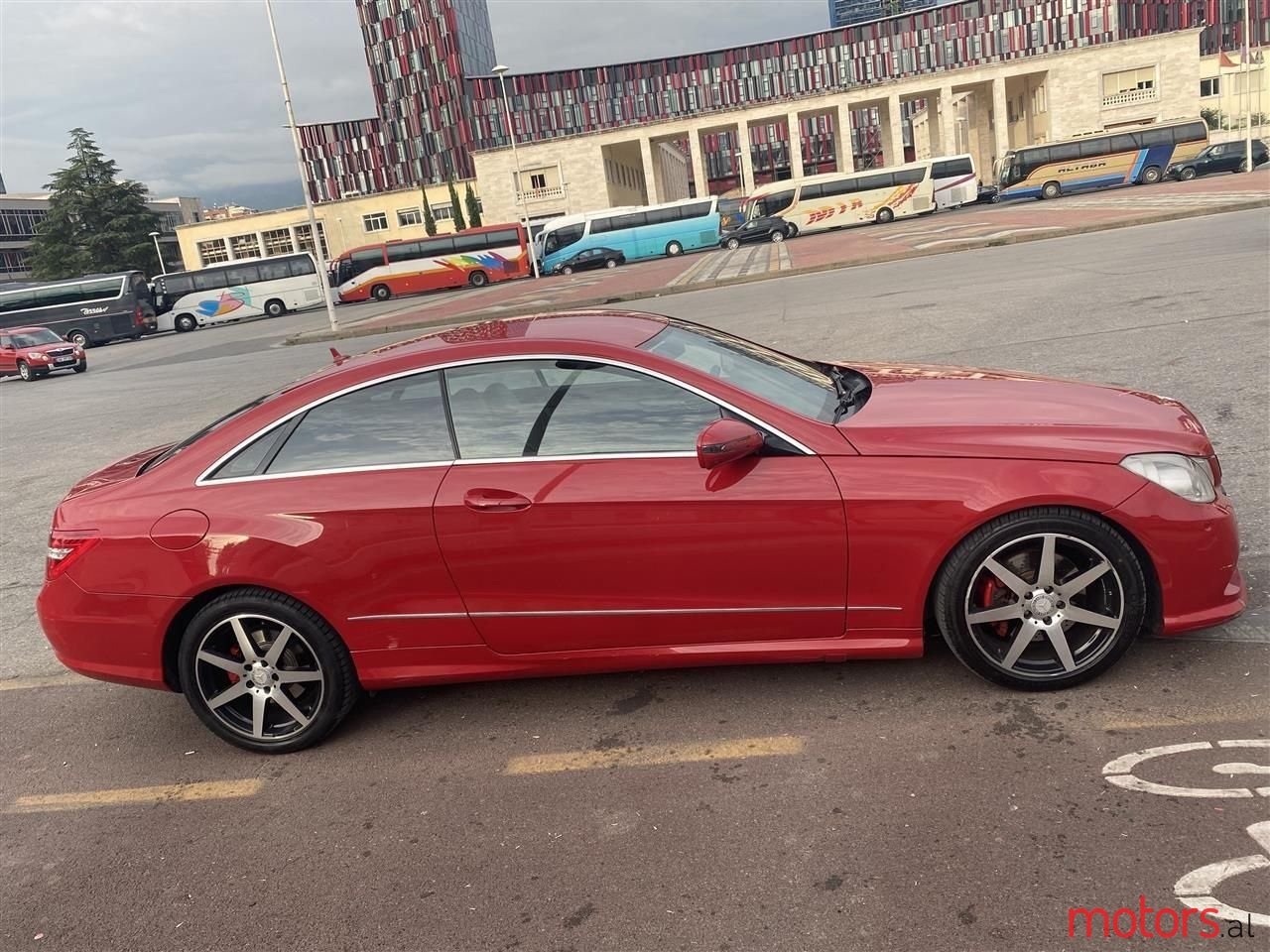 2010' Mercedes-Benz 350 photo #1