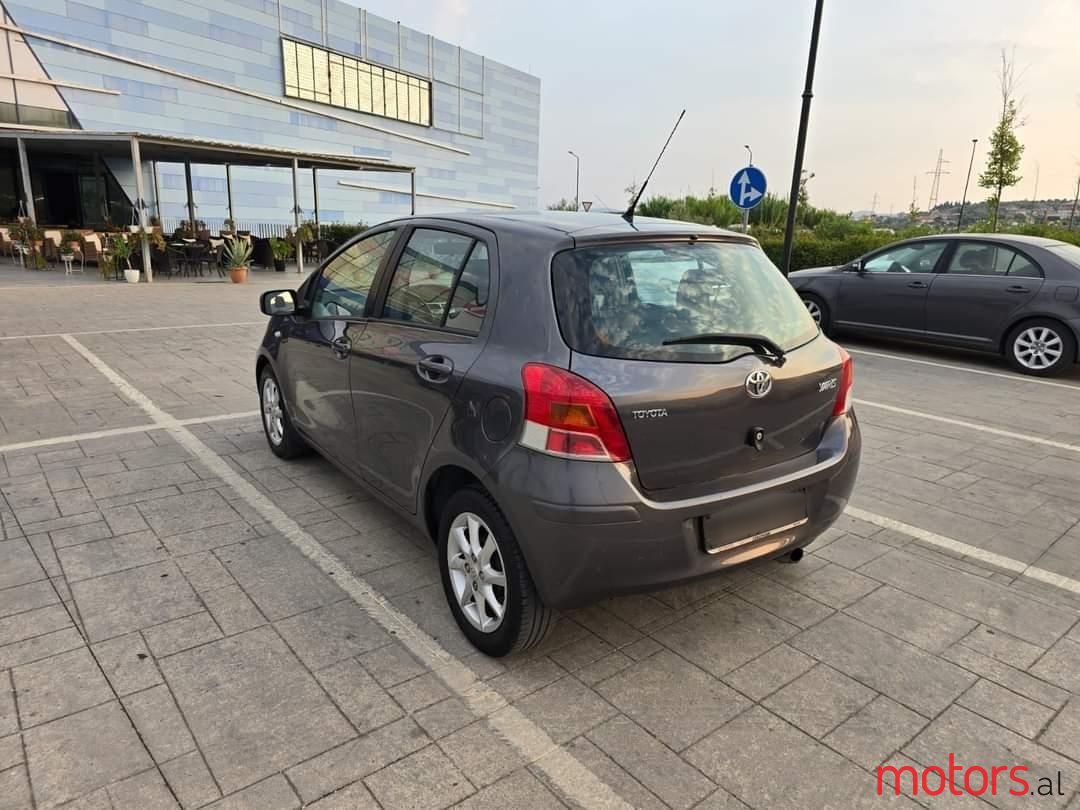 2009' Toyota Yaris photo #4