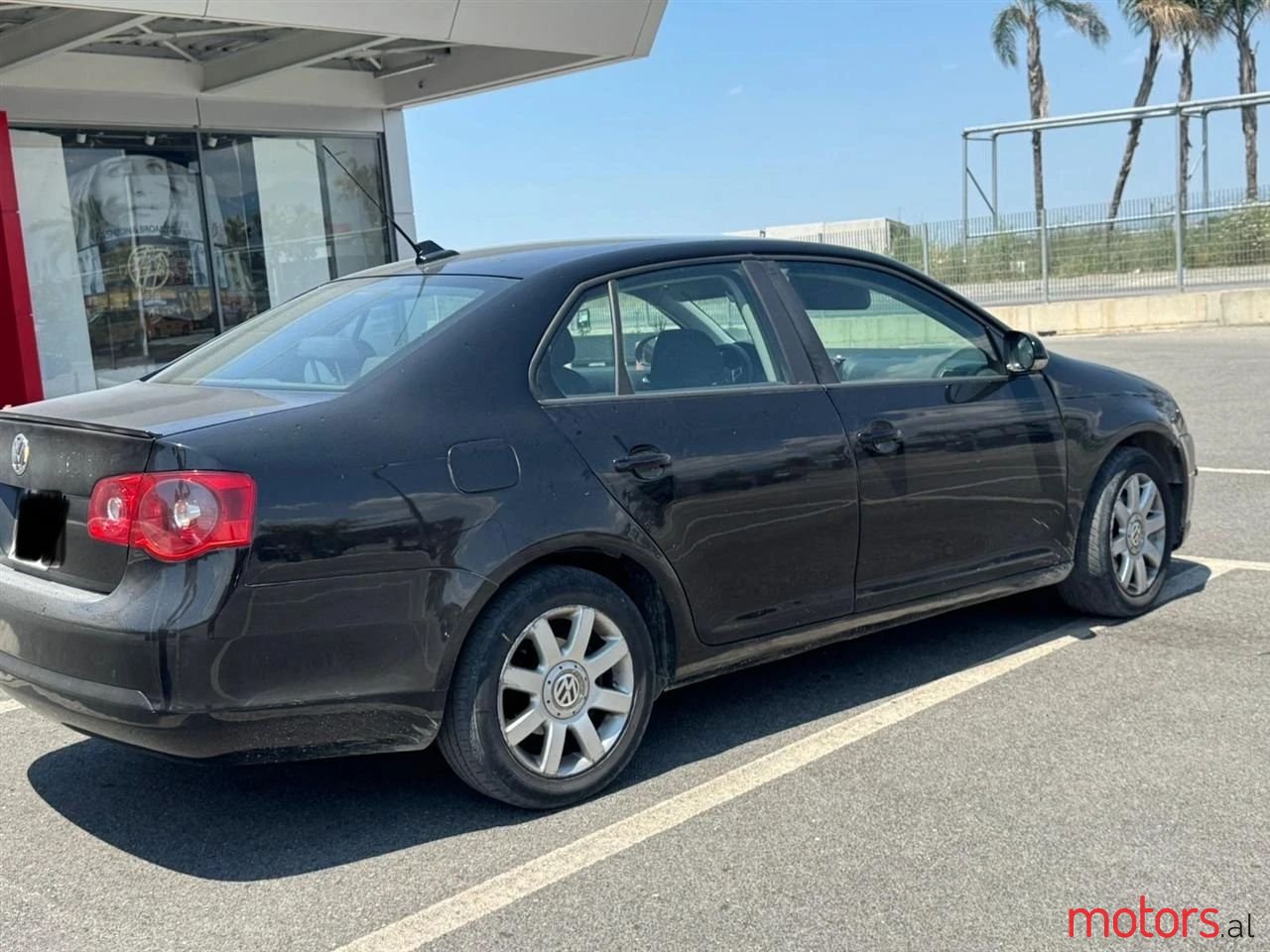 2005' Volkswagen Jetta photo #2