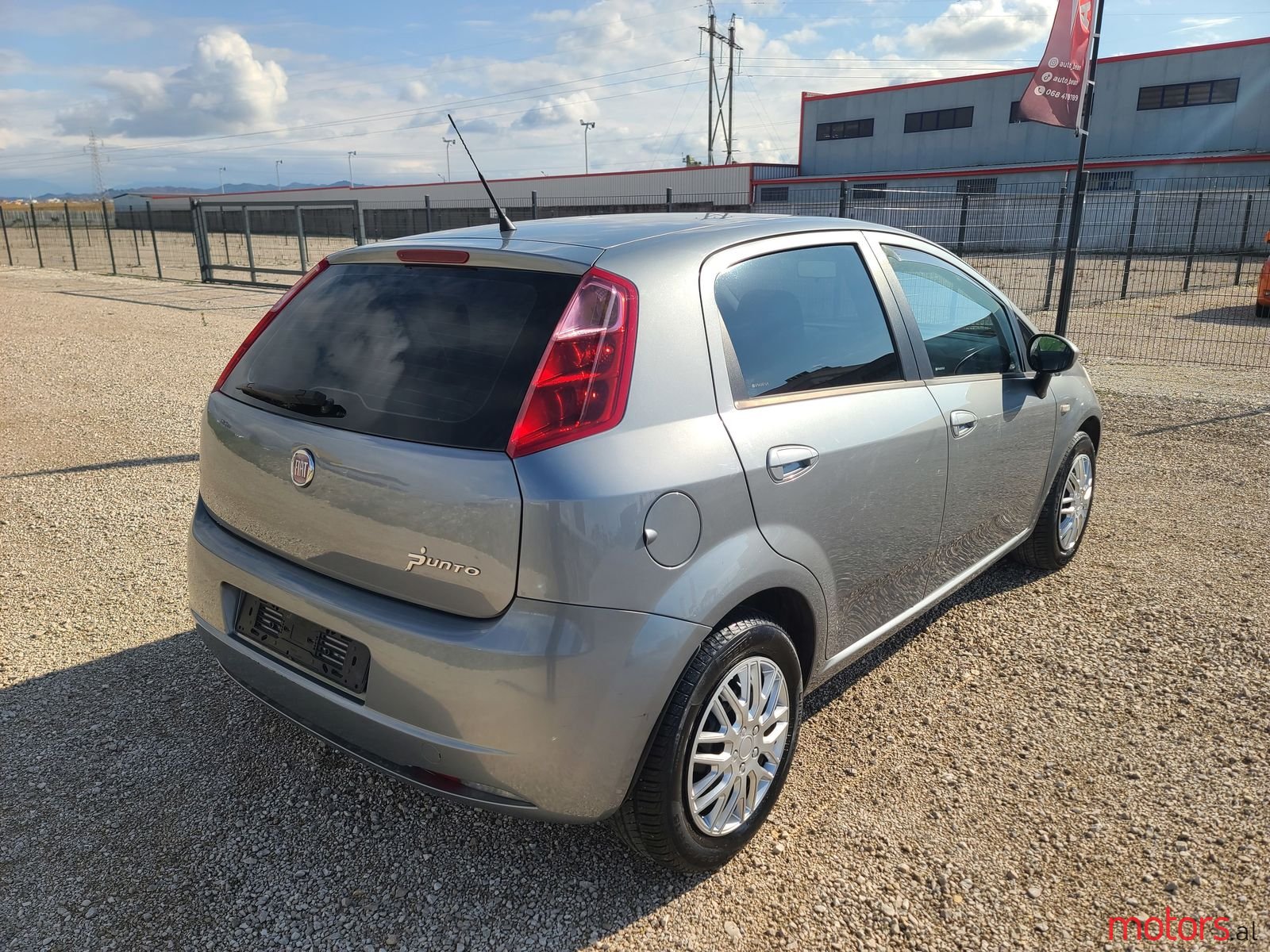 2010' Fiat Grande Punto photo #2