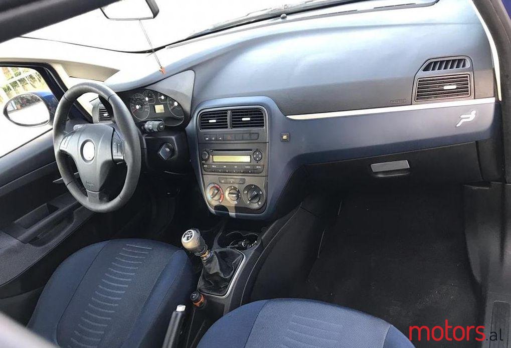 2008' Fiat Grande Punto photo #2