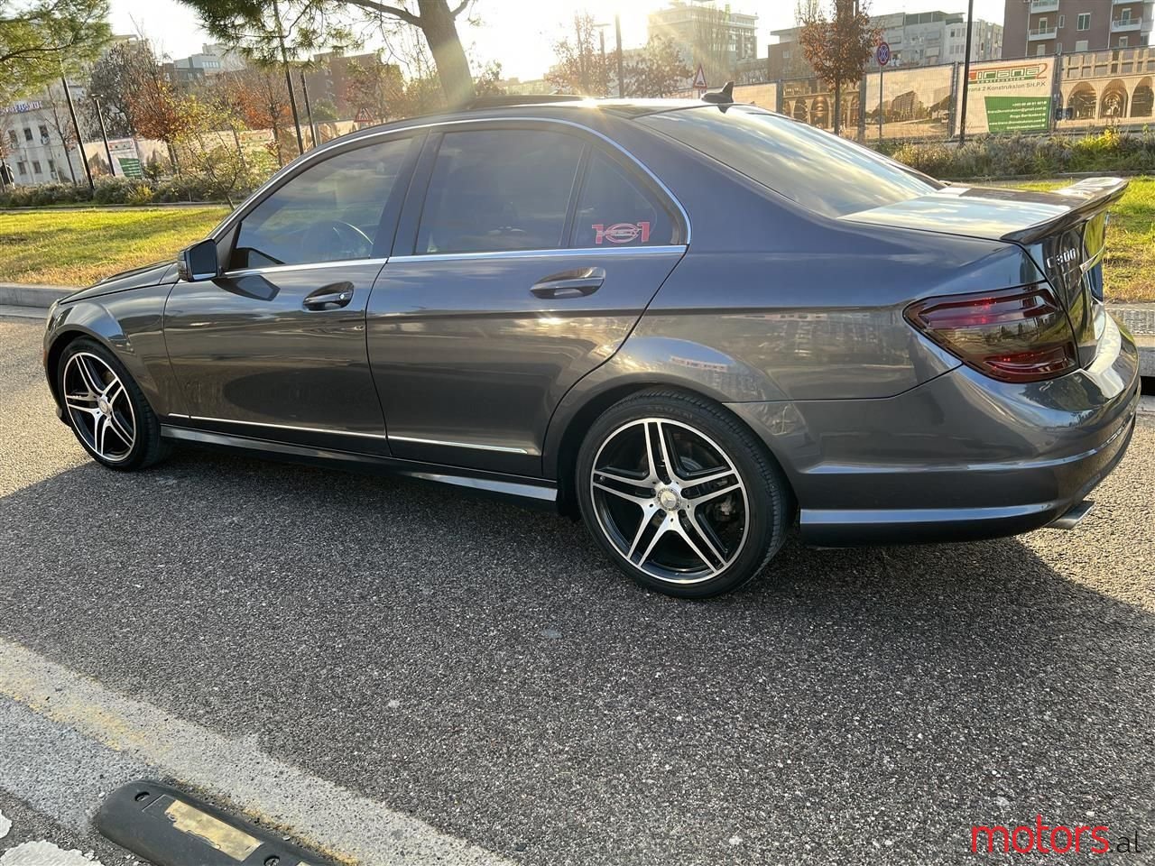 2011' Mercedes-Benz C 300 photo #3
