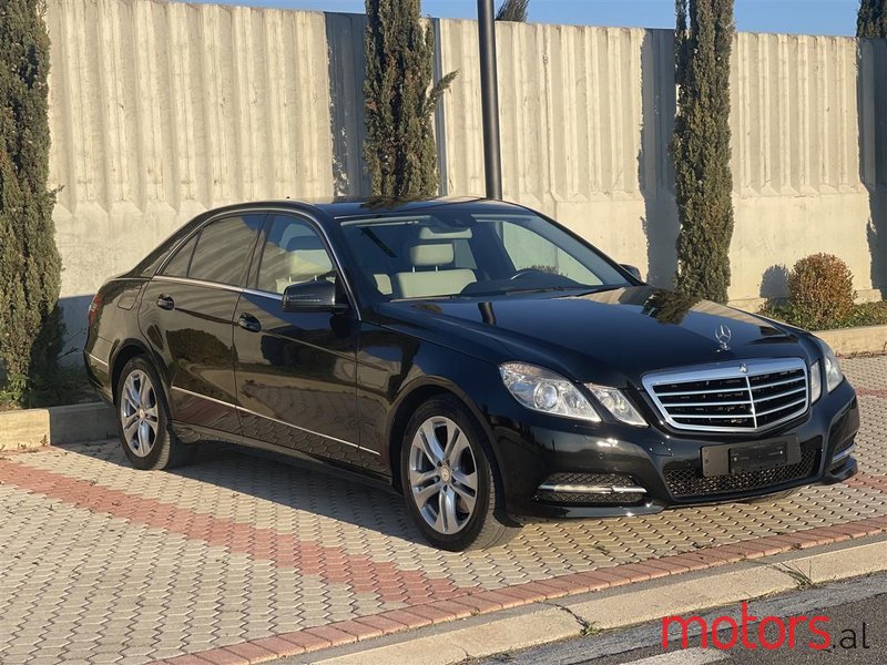 2011' Mercedes-Benz E 250 photo #2