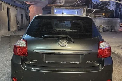 2011' Toyota Auris