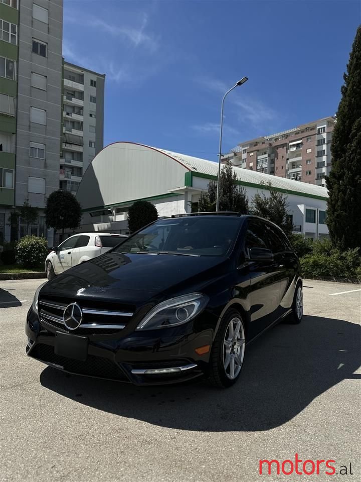 2013' Mercedes-Benz B 250 photo #2