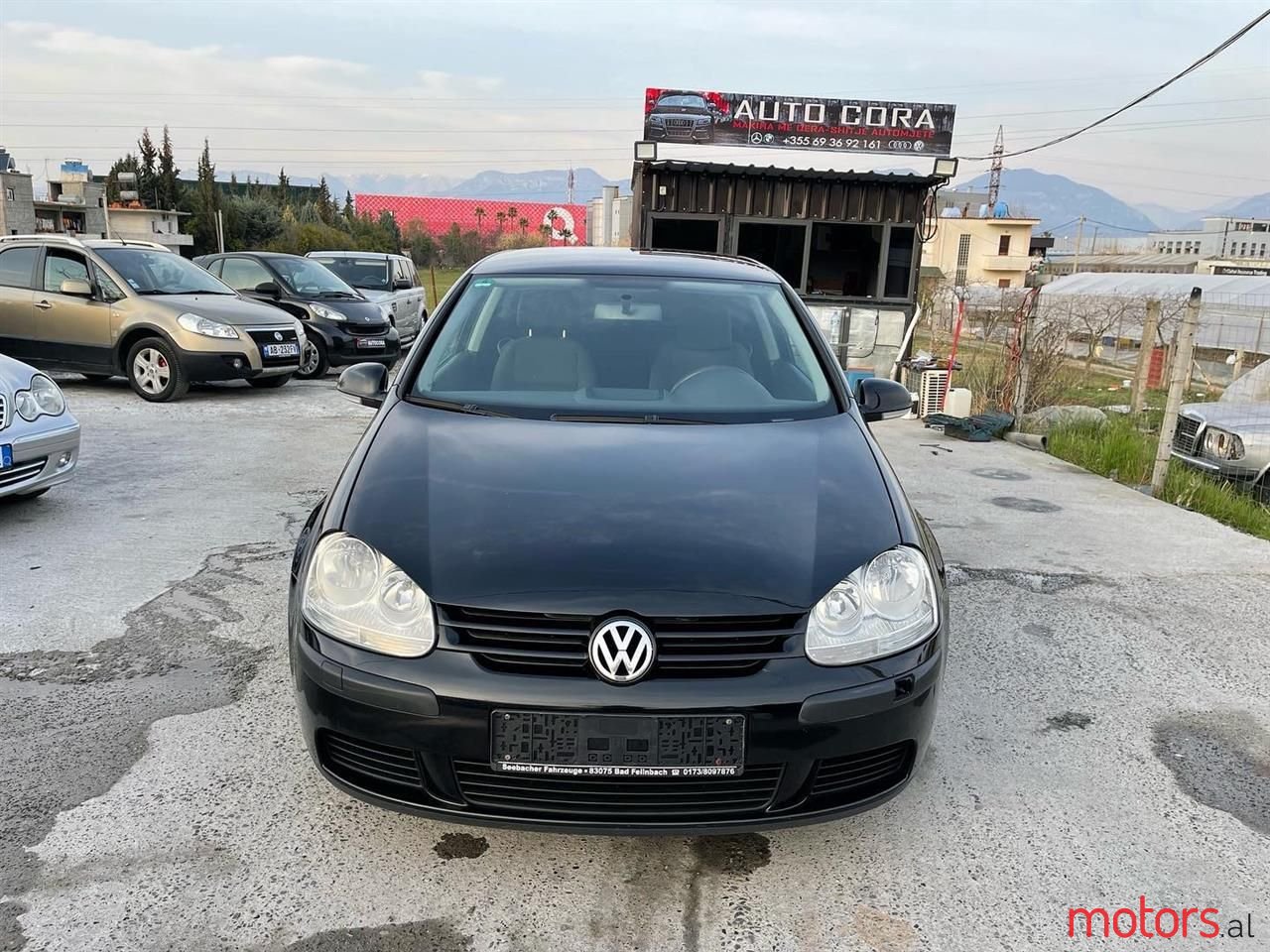 2004' Volkswagen Golf photo #4