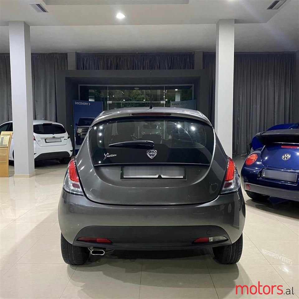 2012' Lancia Ypsilon photo #2