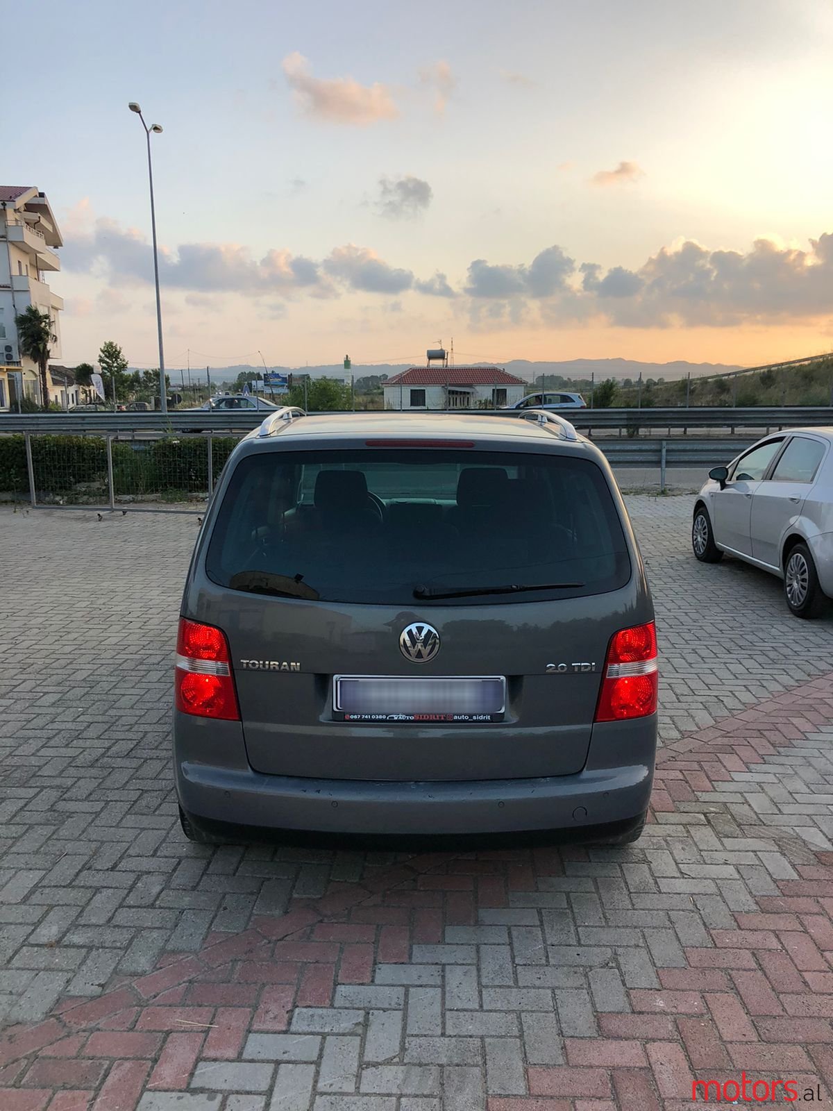 2006' Volkswagen Touran photo #4