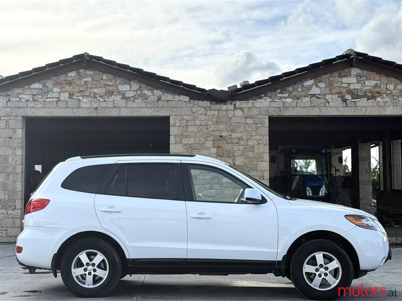 2009' Hyundai Santa Fe photo #4