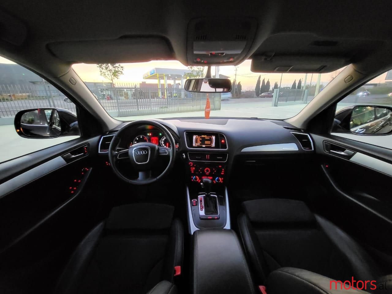 2010' Audi Q5 photo #4