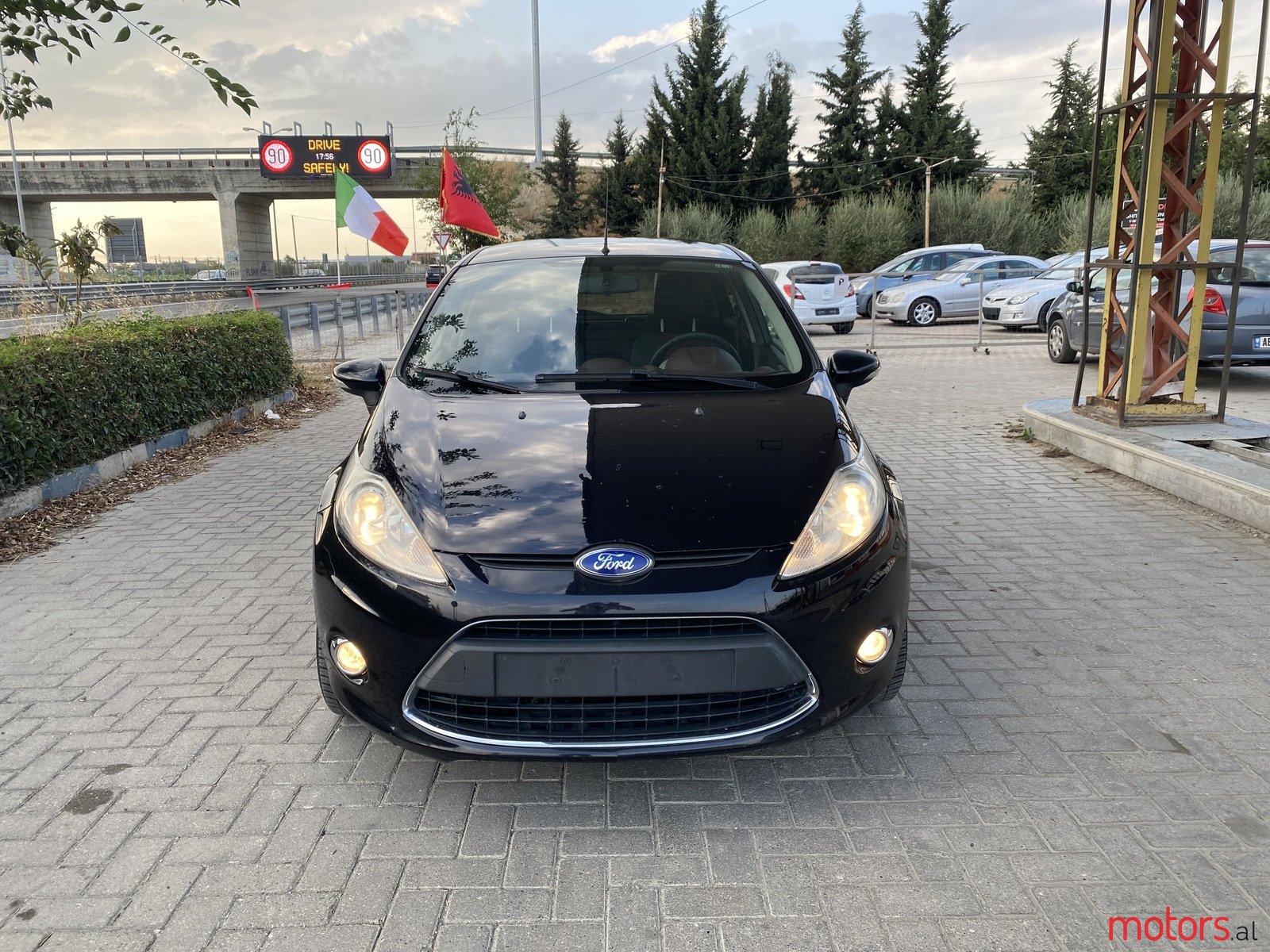 2010' Ford Fiesta photo #2