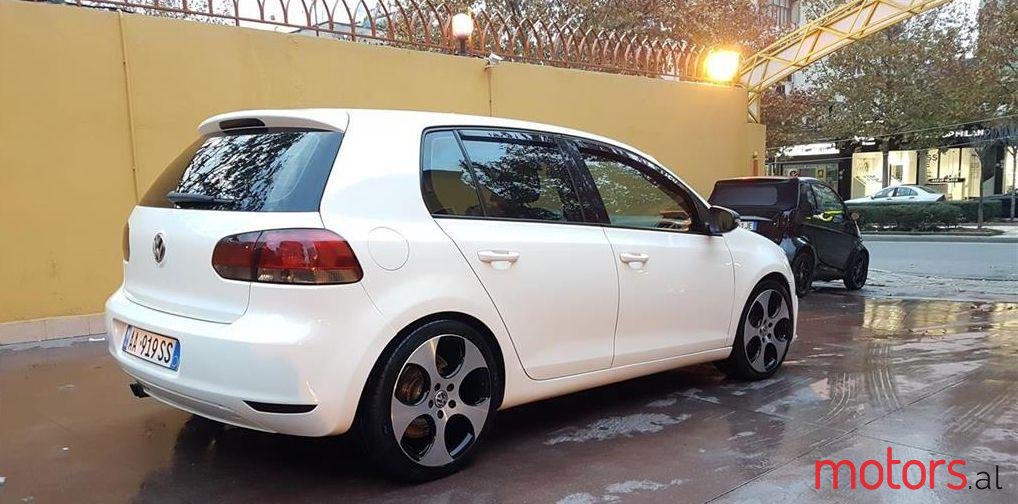 2010' Volkswagen Golf photo #4