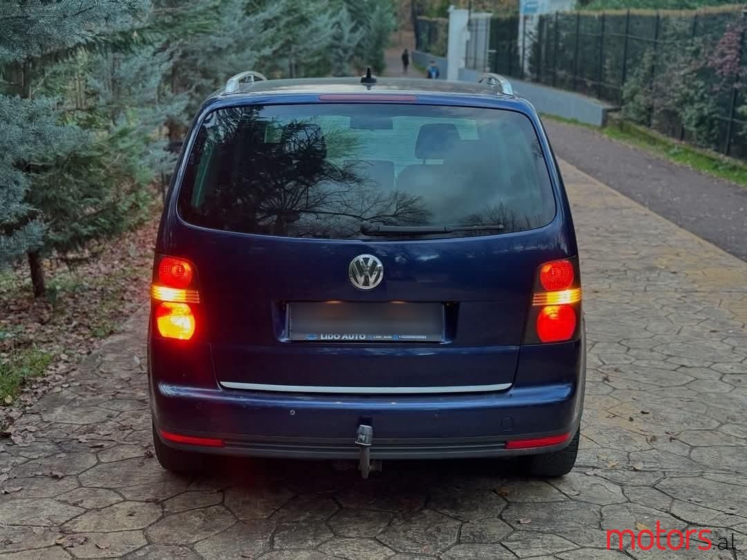 2006' Volkswagen Touran photo #4