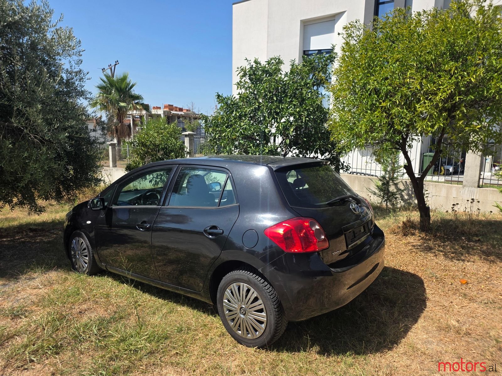 2008' Toyota Auris photo #1