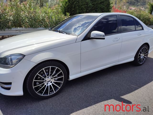 2013' Mercedes-Benz C-Class photo #3