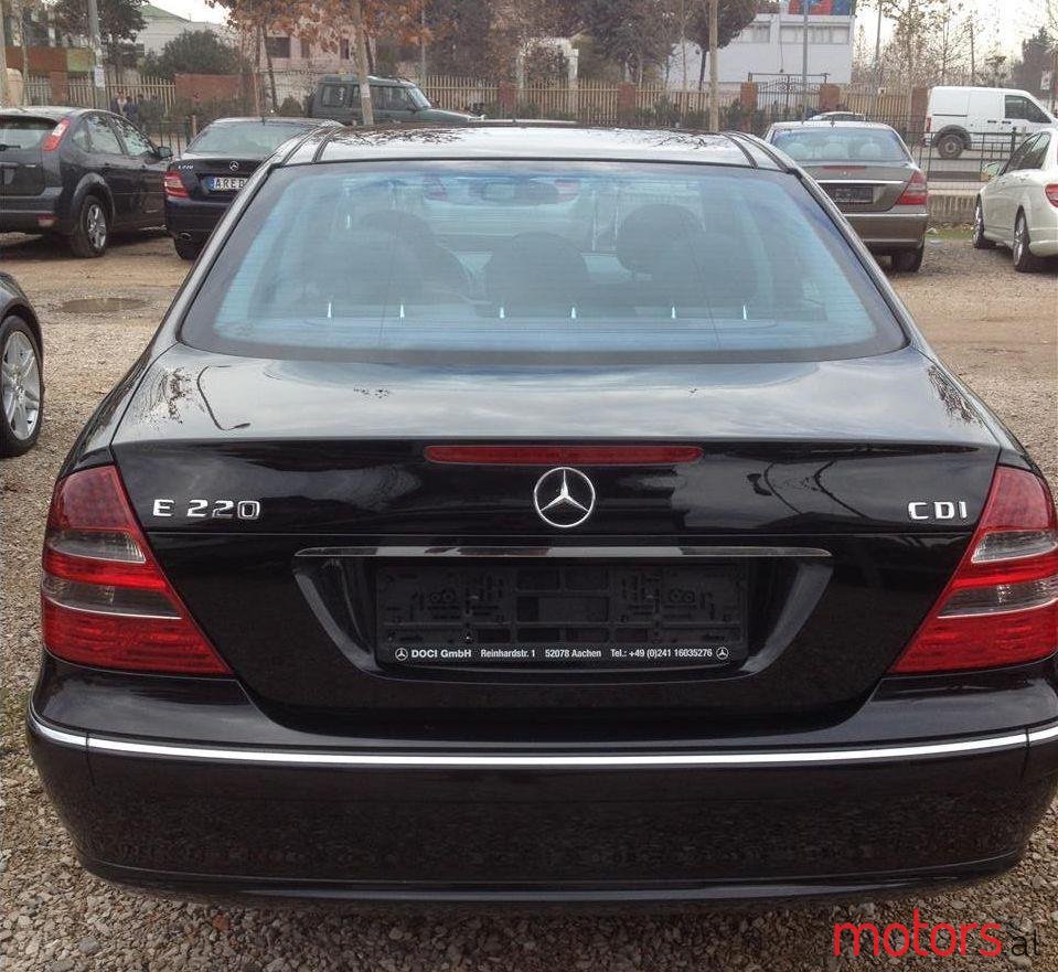 2003' Mercedes-Benz E 220 photo #2