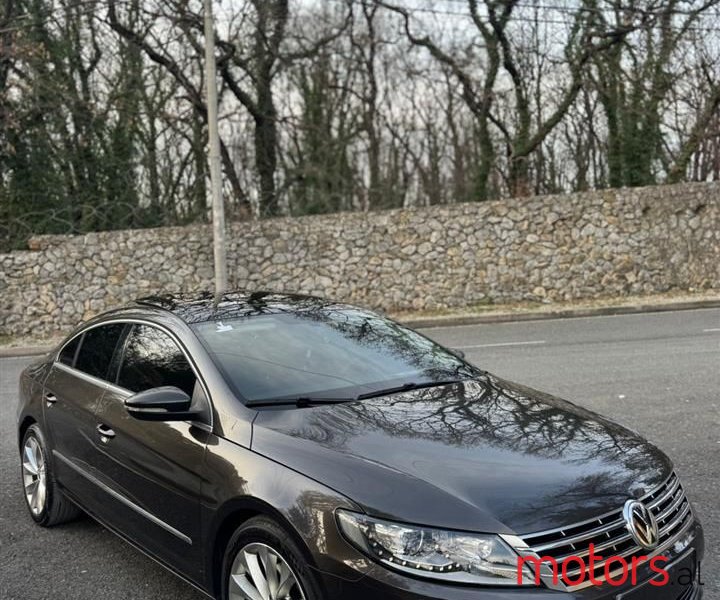 2013' Volkswagen Passat photo #6