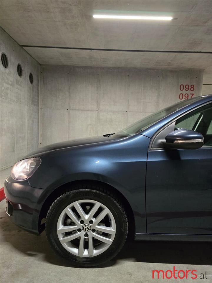 2010' Volkswagen Golf photo #3