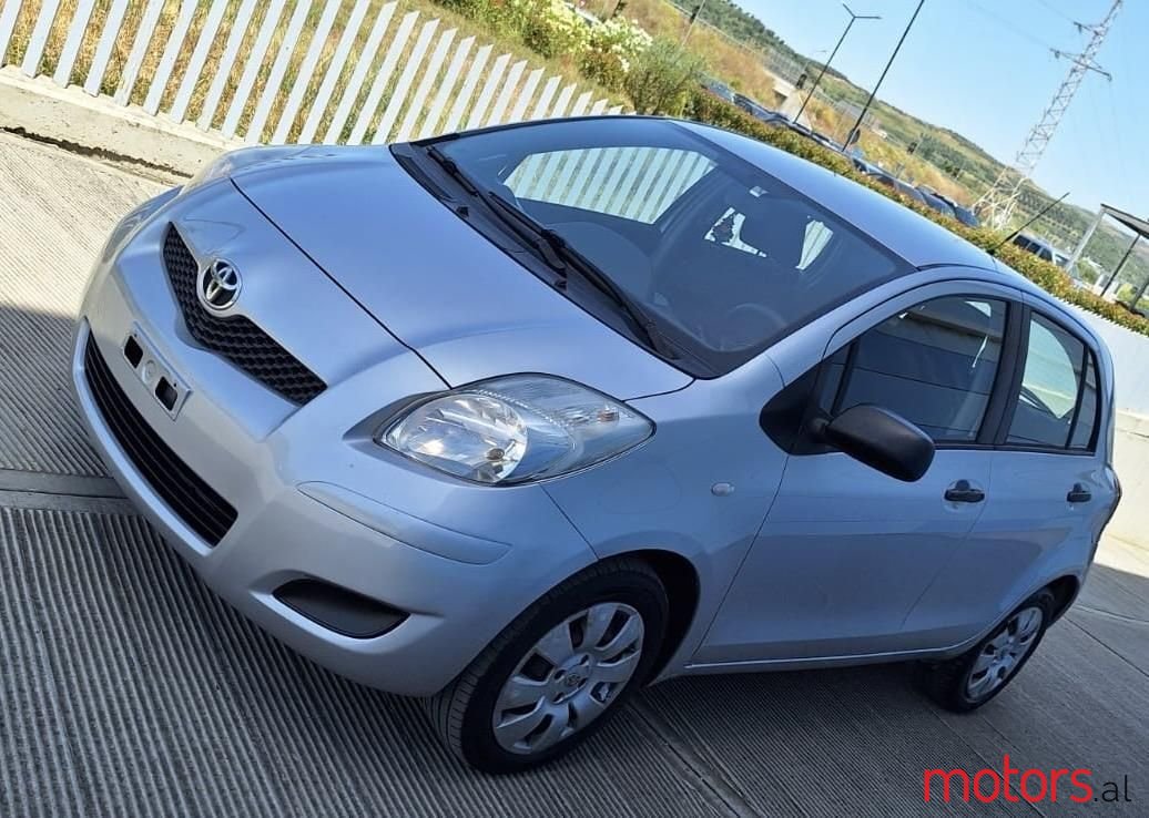 2010' Toyota Yaris photo #4