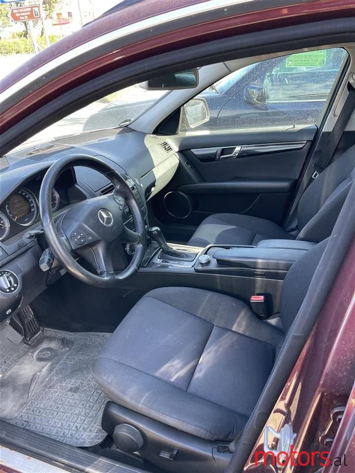 2008' Mercedes-Benz 220 photo #2