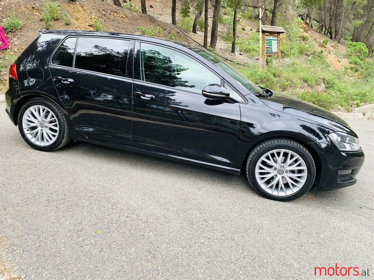 2014' Volkswagen Golf photo #1