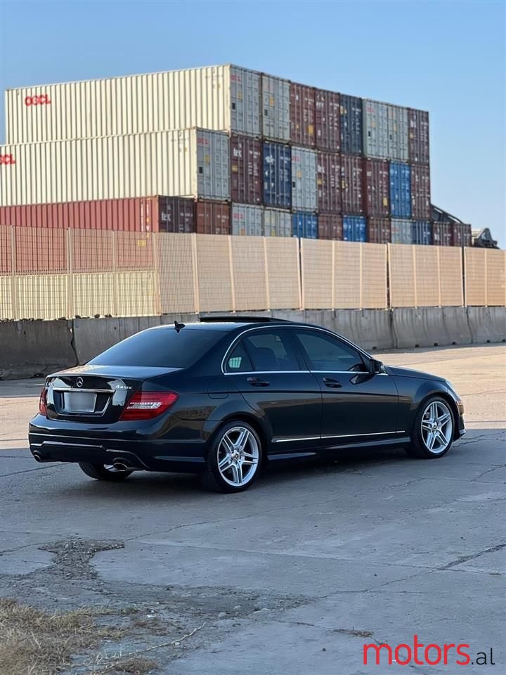 2012' Mercedes-Benz 300 photo #4