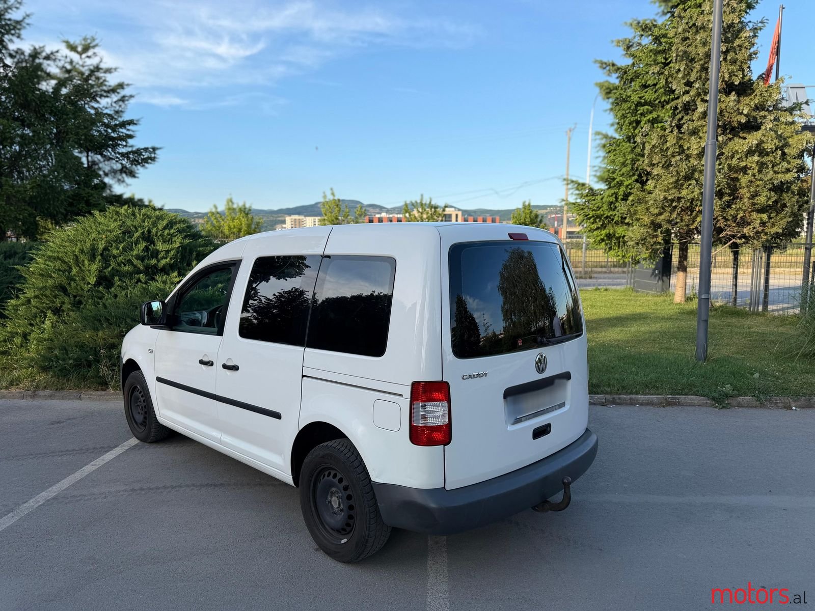 2008' Volkswagen Caddy photo #4