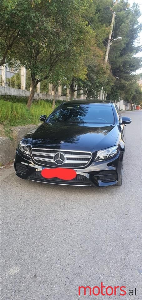 2019' Mercedes-Benz E 220 photo #1