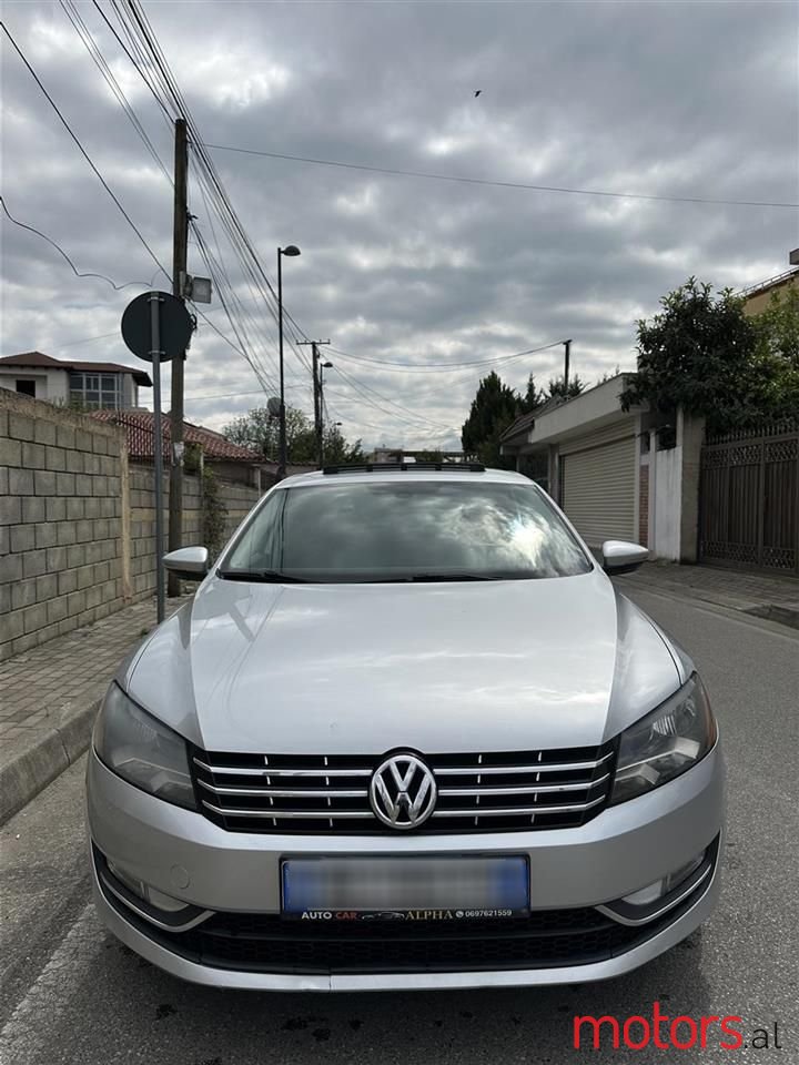 2013' Volkswagen Passat photo #4