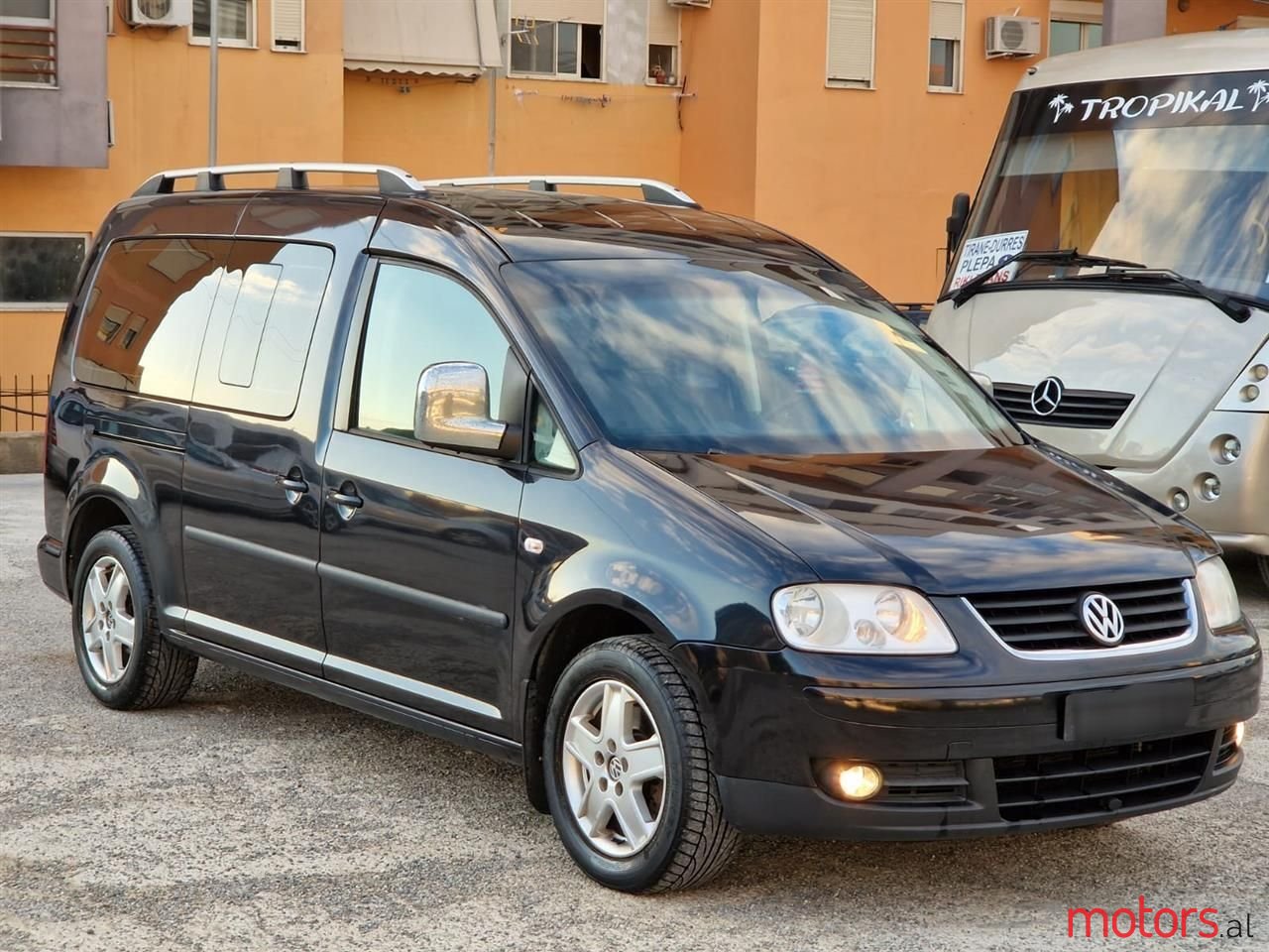 2009' Volkswagen Caddy photo #3