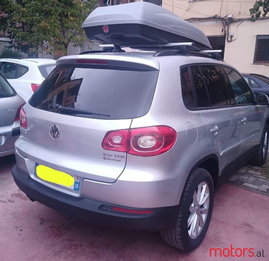 2010' Volkswagen Tiguan photo #4
