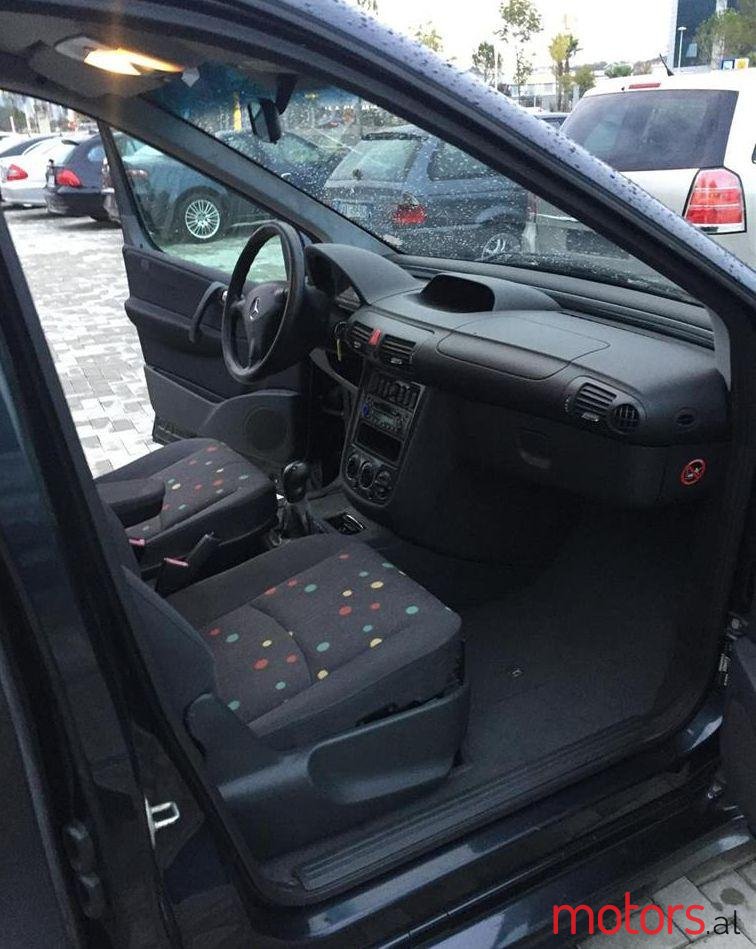 2002' Mercedes-Benz Vaneo photo #1