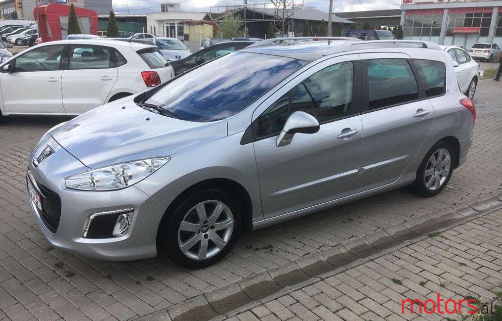 2013' Peugeot 308 photo #2