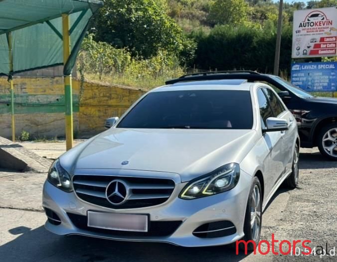 2014' Mercedes-Benz E 220 photo #1