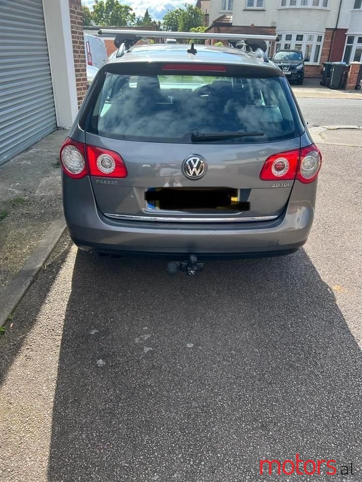 2007' Volkswagen Passat photo #3
