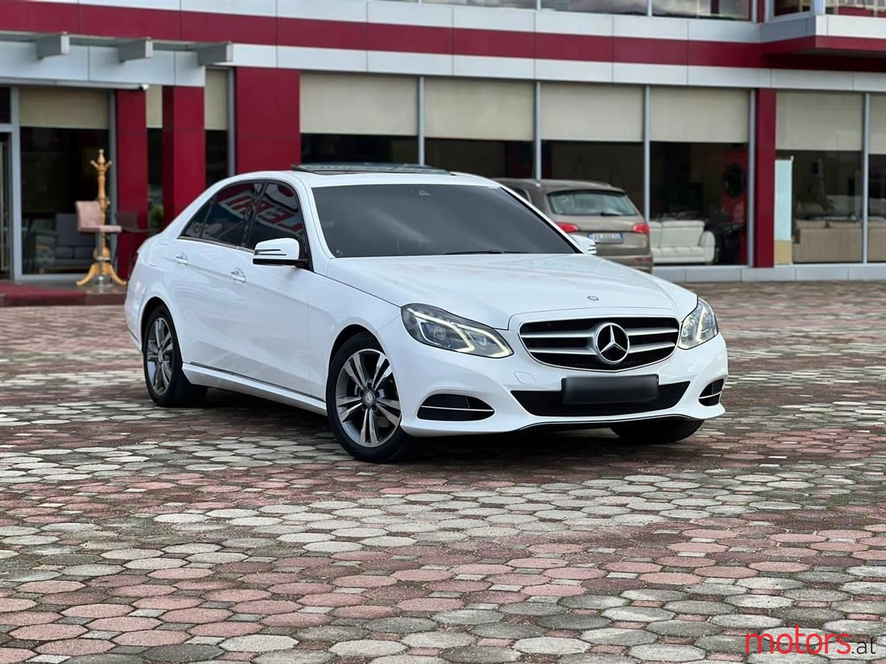 2015' Mercedes-Benz E 250 photo #2
