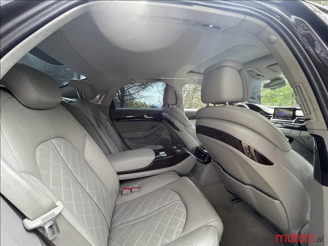 2014' Audi A8 photo #2