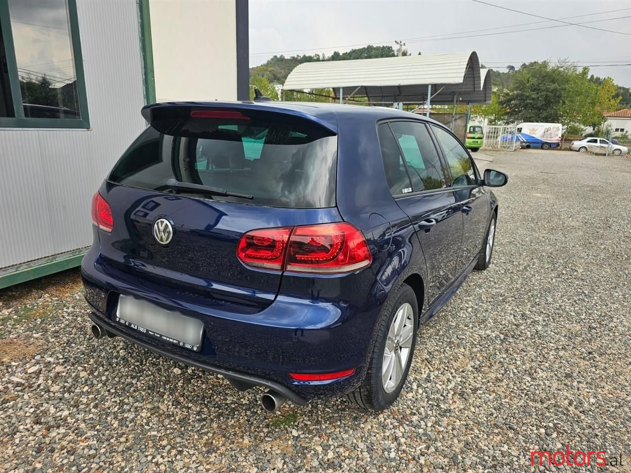 2011' Volkswagen Golf photo #5