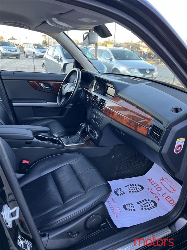 2009' Mercedes-Benz GLK 220 photo #5