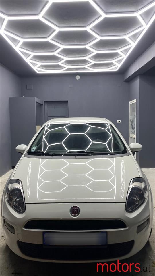 2015' Fiat Punto photo #1