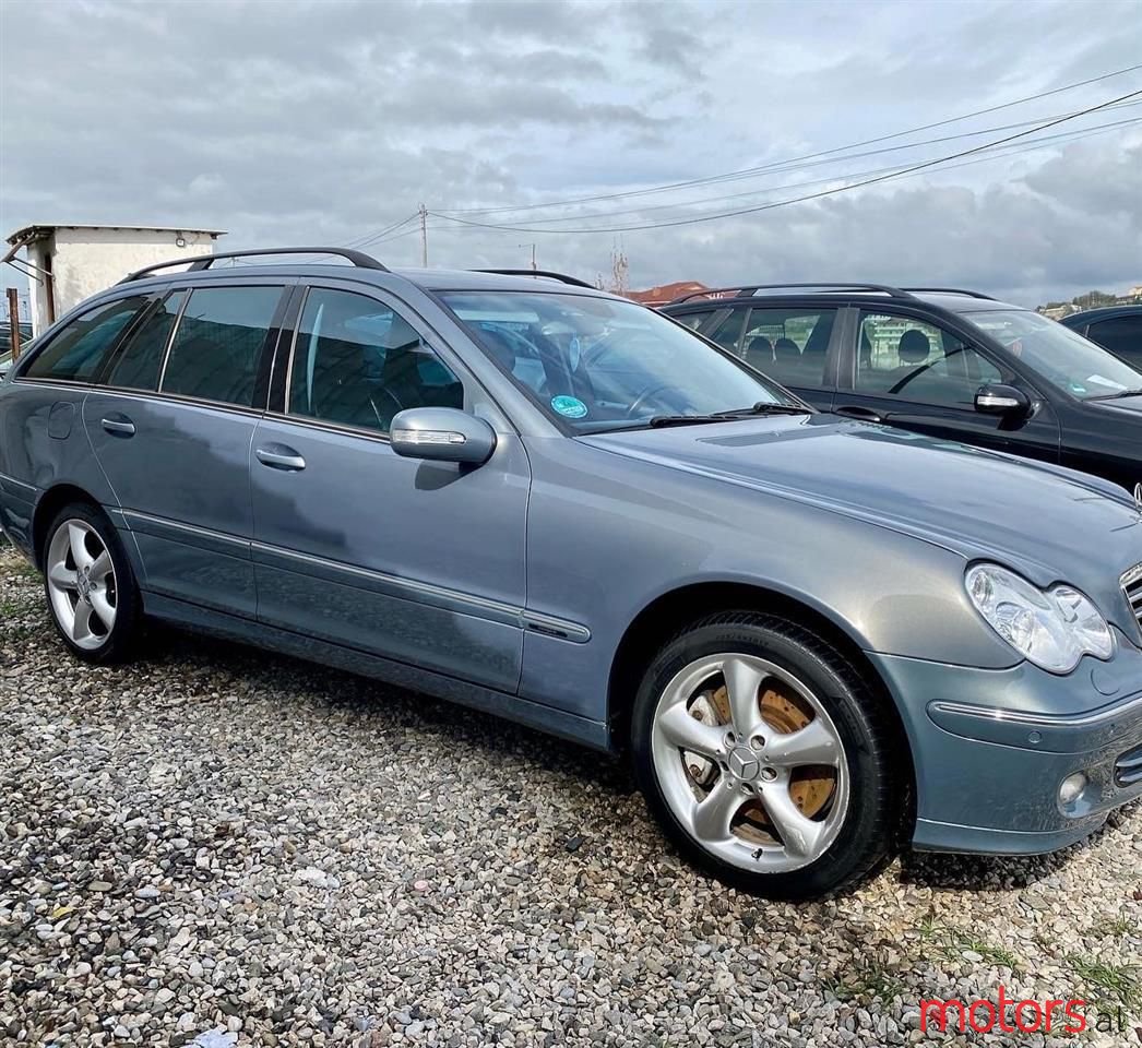 2005' Mercedes-Benz 220 photo #4