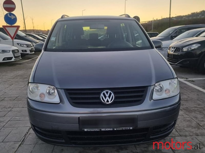 2006' Volkswagen Touran photo #6