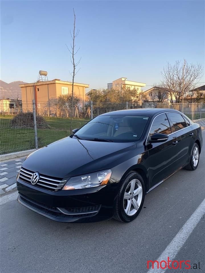 2012' Volkswagen Passat photo #1